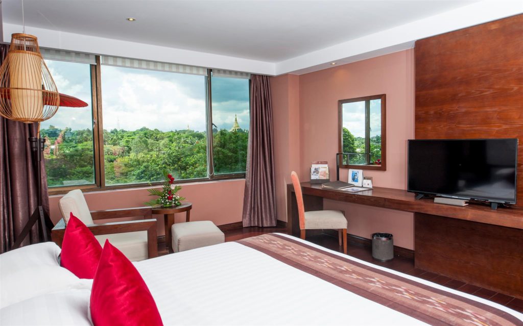 Rose Garden Hotel Yangon Superior Room Shwedagon View