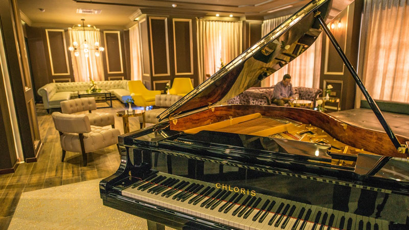 Veranda Bar at Rose Garden Hotel in Yangon